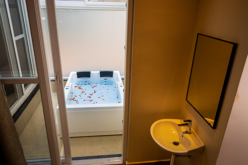 Royal Suite Room Image 2
